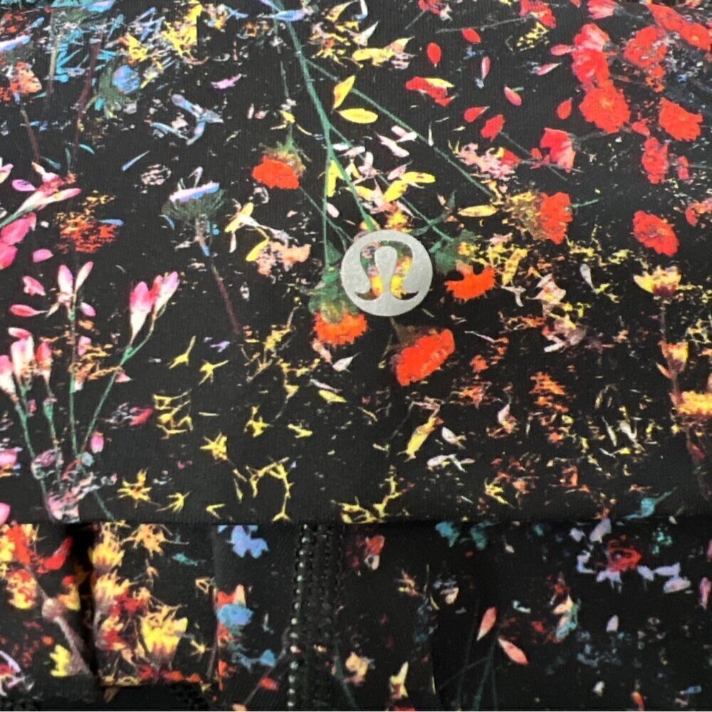 LULULEMON Wunder Under Crop Scalloped Floral Leggings Floral 23” Sz 6 NWOT - Picture 5 of 5
